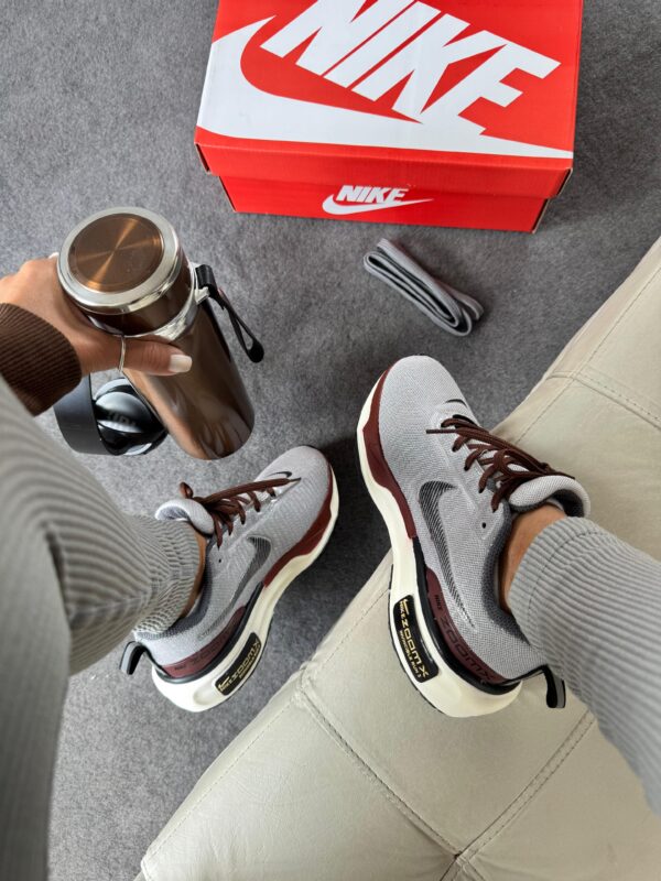 Tênis Running Invencible Run 3 Chocolate Gray - Imagem 9