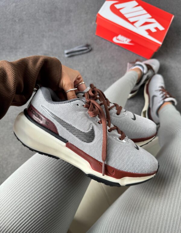 Tênis Running Invencible Run 3 Chocolate Gray - Imagem 7