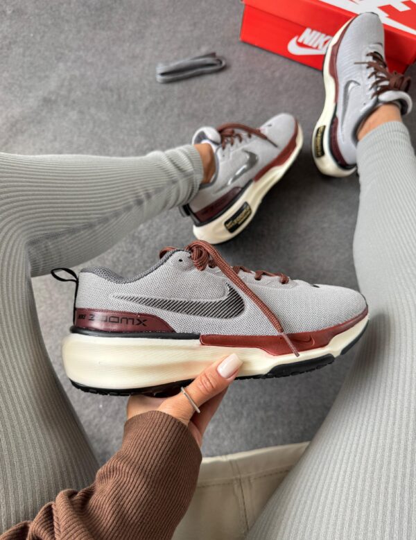 Tênis Running Invencible Run 3 Chocolate Gray - Imagem 6