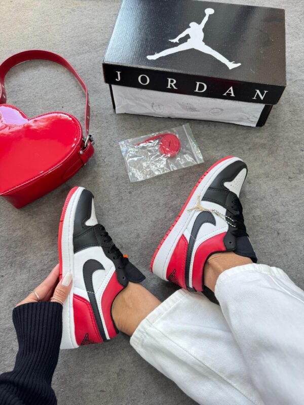 Sneaker Jordan Low White Black Red - Imagem 11