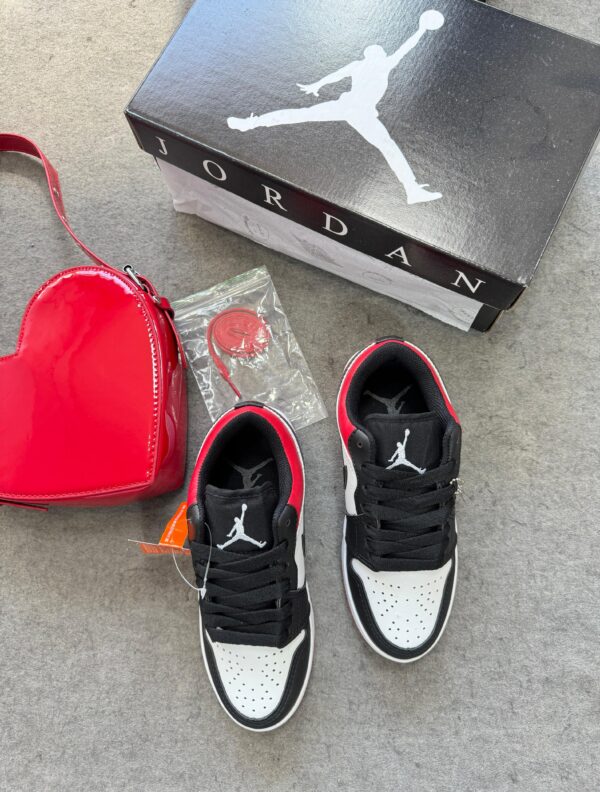 Sneaker Jordan Low White Black Red - Imagem 10