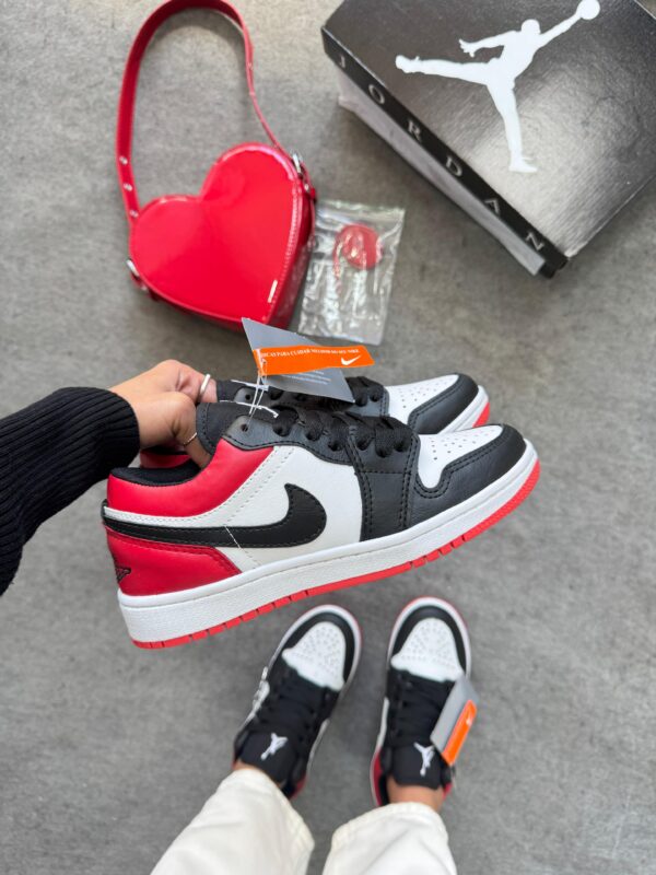 Sneaker Jordan Low White Black Red - Imagem 9