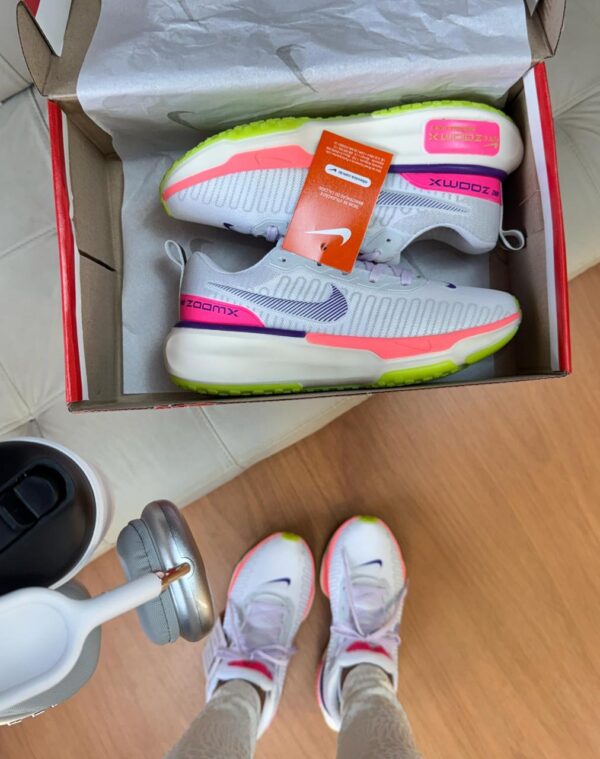 Tênis Running Invencible Run 3 Off White Gold - Imagem 11