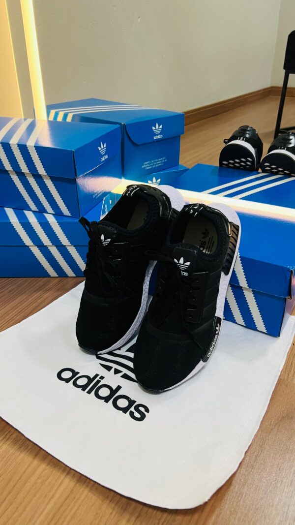 Tênis Running NMD Black True White - Imagem 6