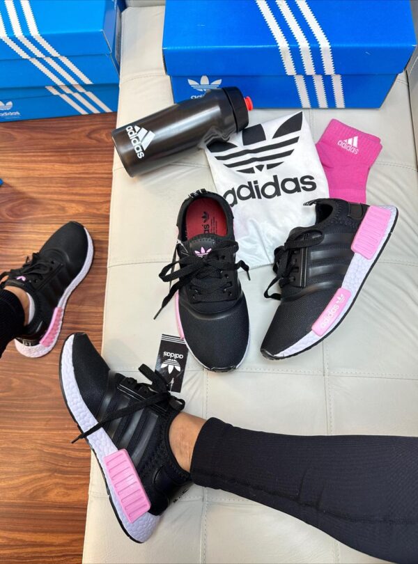 Tênis Running NMD Black True White - Imagem 14